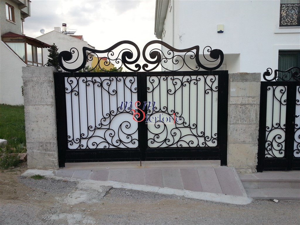 FERFORJE KANATLI BAHÇE GİRİŞ KAPISI